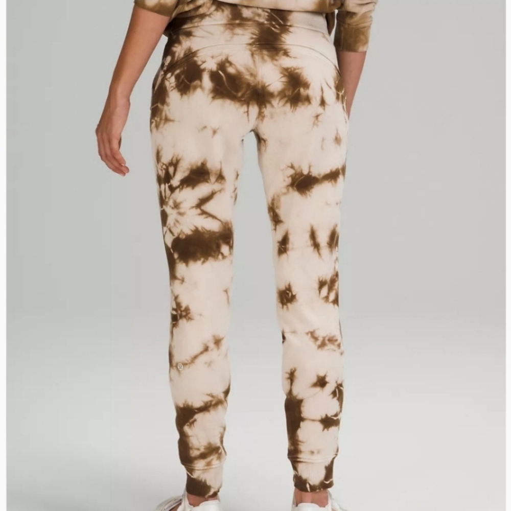Lululemon Warm Down Joggers Size 4 - Picture 2 of 12